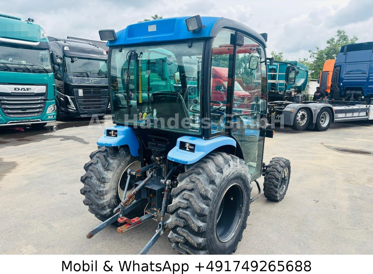 New Holland TC22D Compact Tractor *1500Std./StraßenZulassung - Tracteur agricole: photos 5 New Holland TC22D Compact Tractor *1500Std./StraßenZulassung - Tracteur agricole: photos 5