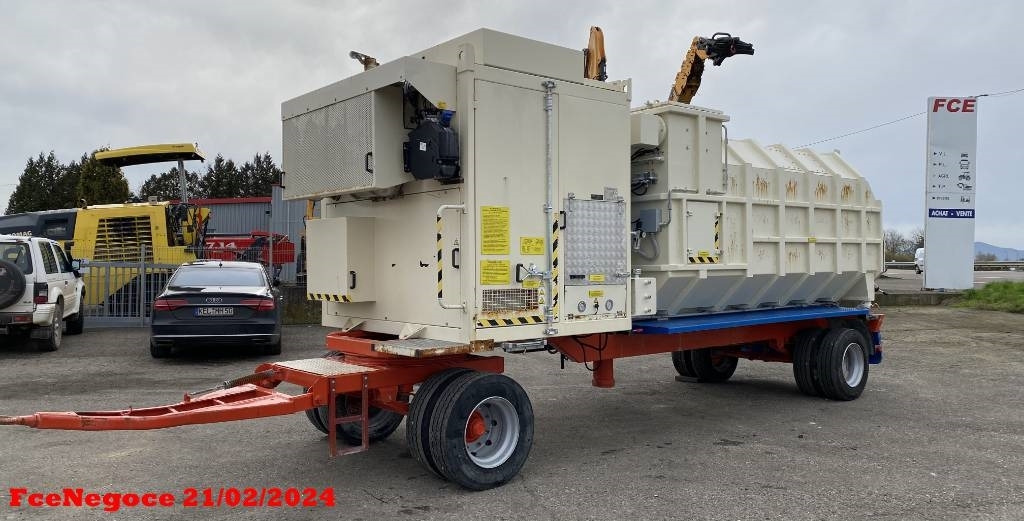 UNIVAC Aspirateur Mobile SC90DAV9AR-C - Camping-car: photos 1 UNIVAC Aspirateur Mobile SC90DAV9AR-C - Camping-car: photos 1