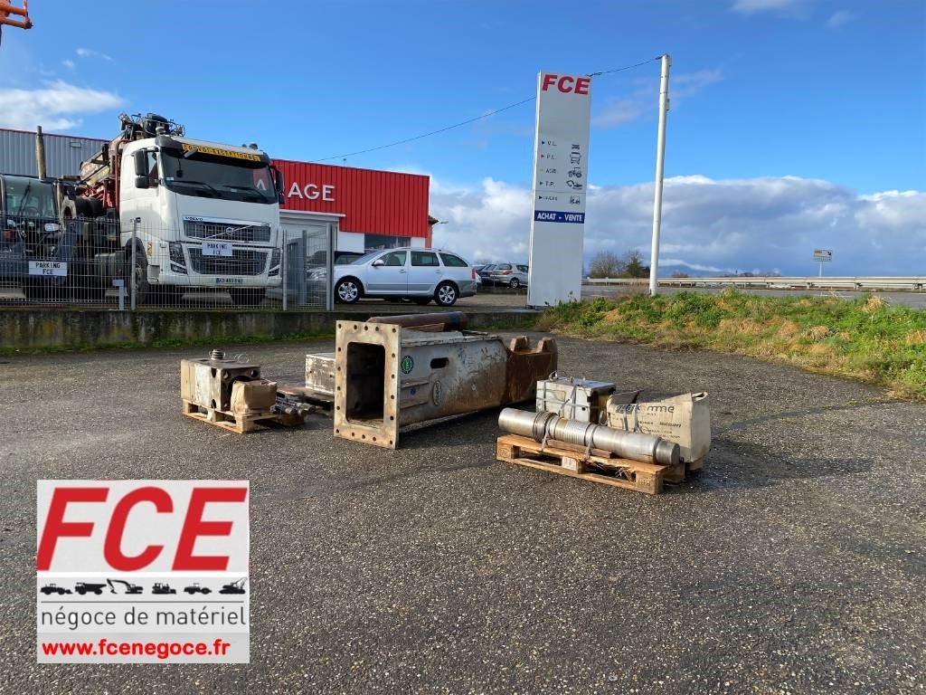 Daemo B 650 a réparer - Marteau hydraulique pour Engins de chantier: photos 1 Daemo B 650 a réparer - Marteau hydraulique pour Engins de chantier: photos 1