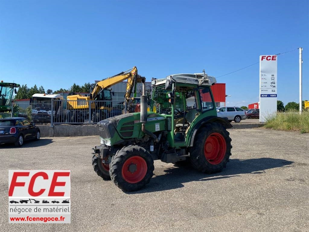 Fendt 209F Vario TMS 1er Main endommagé - Tracteur agricole: photos 1 Fendt 209F Vario TMS 1er Main endommagé - Tracteur agricole: photos 1