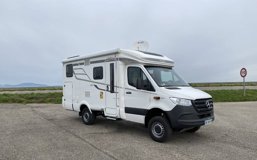 Hymer ML-T 570 -Mercedes 419 CDI 190 4x4 1er Main - Camping-car profilé: photos 3 Hymer ML-T 570 -Mercedes 419 CDI 190 4x4 1er Main - Camping-car profilé: photos 3