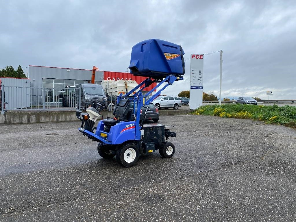 Iseki SF 235F 1er Main endommagée  - Motofaucheuse: photos 2 Iseki SF 235F 1er Main endommagée  - Motofaucheuse: photos 2