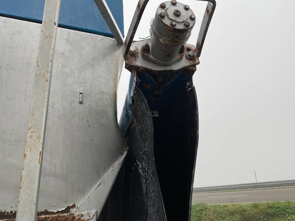 Distributeur d'engrais MDM RE 813 Origine Française endommagé: photos 12