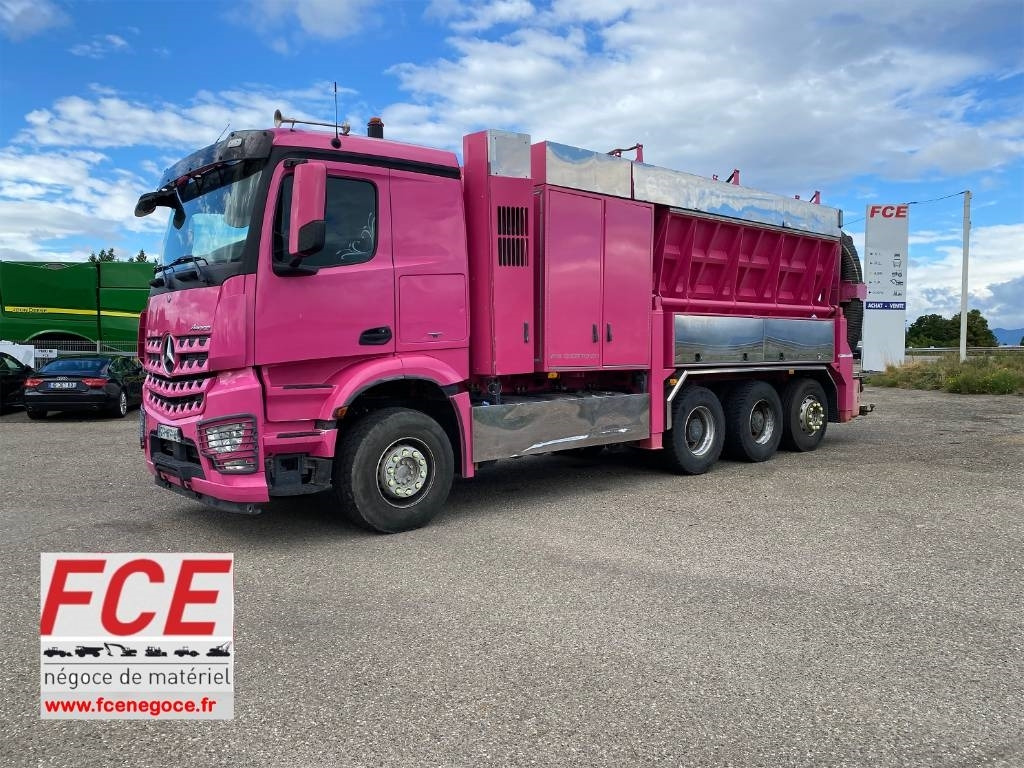 Mercedes-Benz ACTROS 3251/RSP ESE6-RD8000 endommagée - Camion hydrocureur: photos 1 Mercedes-Benz ACTROS 3251/RSP ESE6-RD8000 endommagée - Camion hydrocureur: photos 1