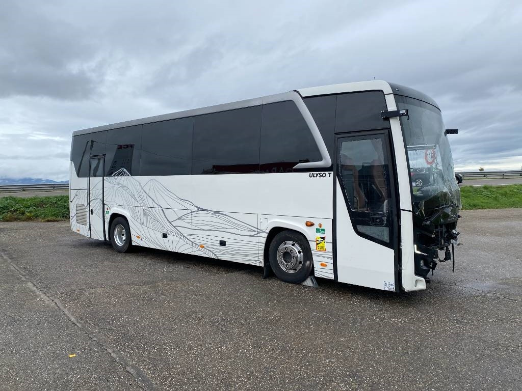 Otokar ULYSO-T Cummins e6/316Ps endommagé - Autocar: photos 3 Otokar ULYSO-T Cummins e6/316Ps endommagé - Autocar: photos 3
