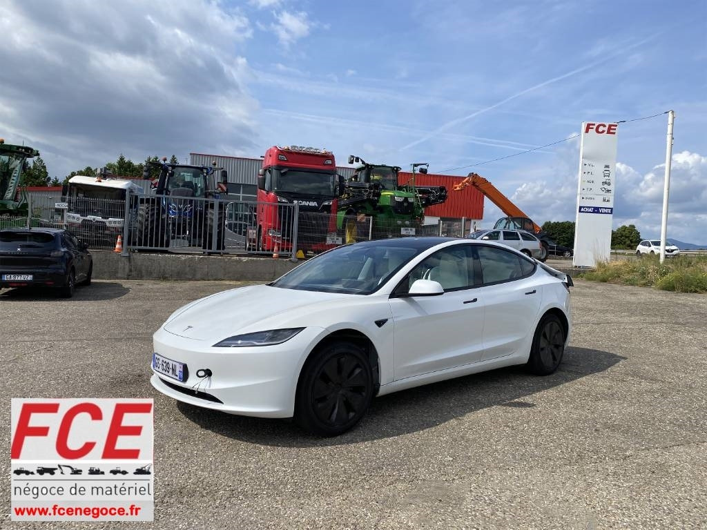 Tesla MODEL 3 5YJ3 Carte Grise Française endommagée - Voiture: photos 1 Tesla MODEL 3 5YJ3 Carte Grise Française endommagée - Voiture: photos 1
