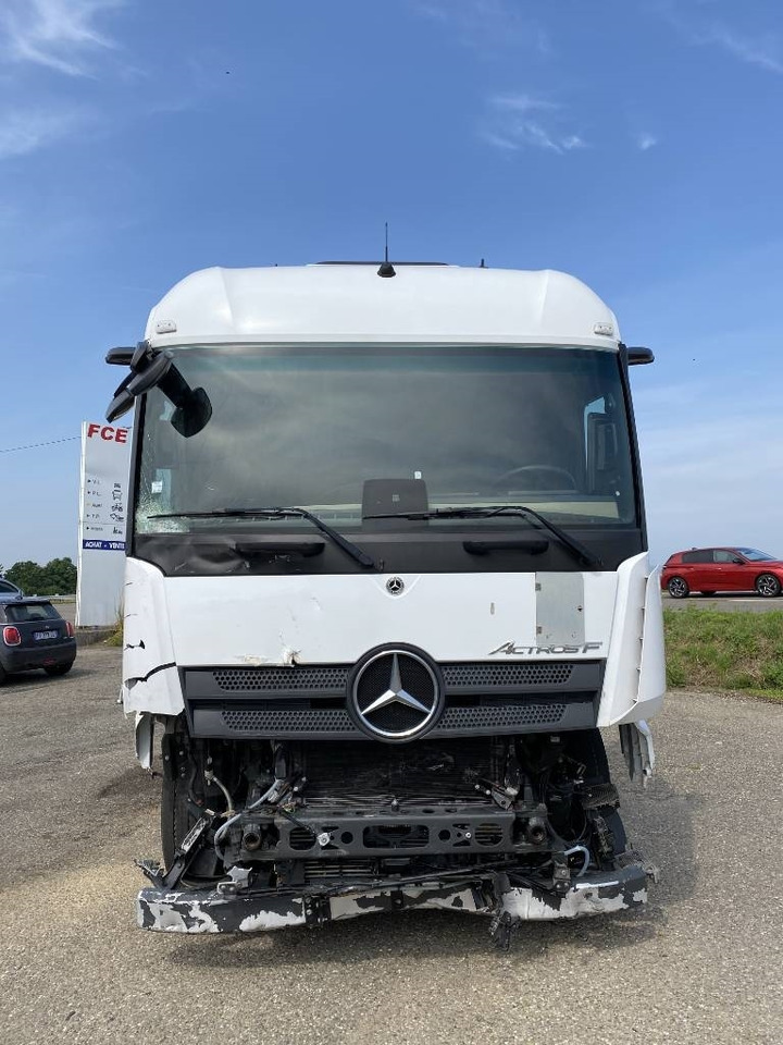 Mercedes-Benz 1845 Space Cab Suspension Pneumatique endommagé - Tracteur routier: photos 2 Mercedes-Benz 1845 Space Cab Suspension Pneumatique endommagé - Tracteur routier: photos 2