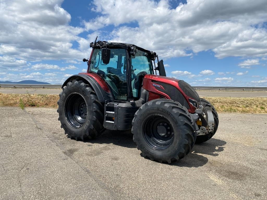 Valtra N 175 / DIRECT Variation Continue endommagé - Tracteur agricole: photos 3 Valtra N 175 / DIRECT Variation Continue endommagé - Tracteur agricole: photos 3