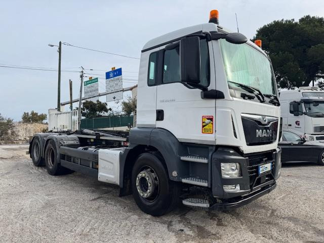 MAN TGS 28.460 AMPIROLL - Camion ampliroll: photos 3 MAN TGS 28.460 AMPIROLL - Camion ampliroll: photos 3