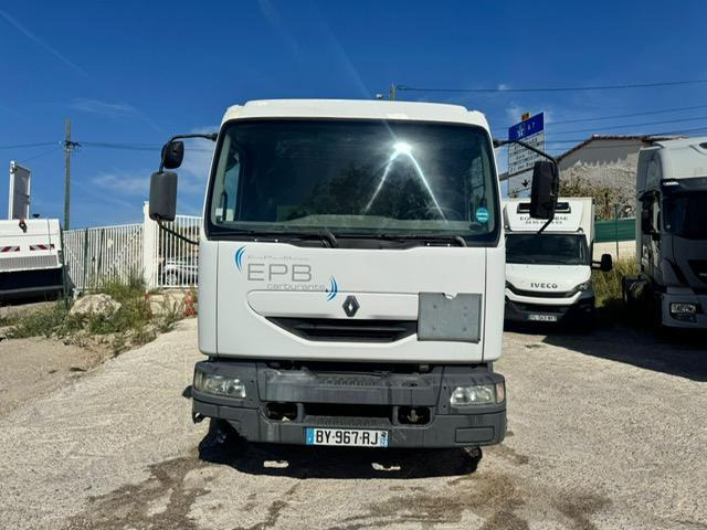 Renault MIDLUM 210 CITERNE MERCERON 11000 L 4 COMPARTIMENTS - Camion citerne: photos 5 Renault MIDLUM 210 CITERNE MERCERON 11000 L 4 COMPARTIMENTS - Camion citerne: photos 5