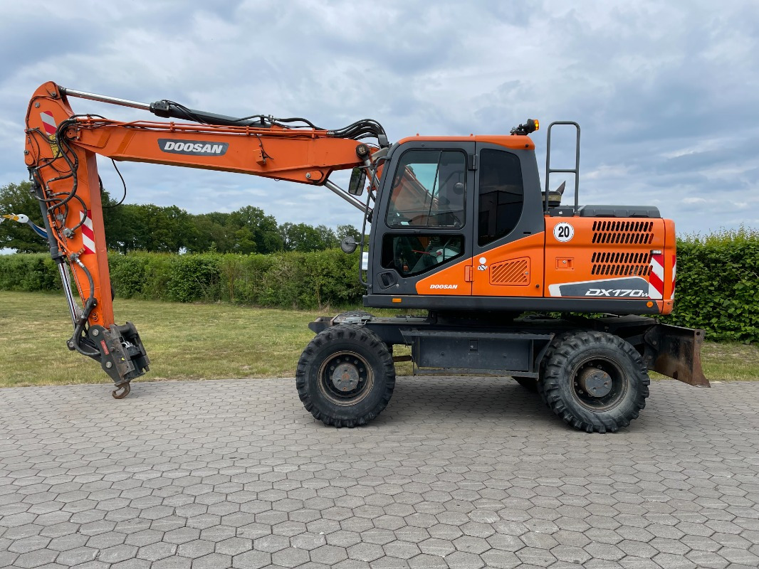Doosan DX170W-5 - Grue mobile: photos 3 Doosan DX170W-5 - Grue mobile: photos 3