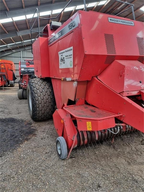 Massey Ferguson >190 bigpallepresser Parkland Ballevogn - Presse à balles cubiques: photos 2 Massey Ferguson >190 bigpallepresser Parkland Ballevogn - Presse à balles cubiques: photos 2