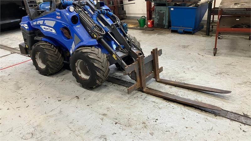 Multione 5.3 5.3 - Valet de ferme: photos 3 Multione 5.3 5.3 - Valet de ferme: photos 3