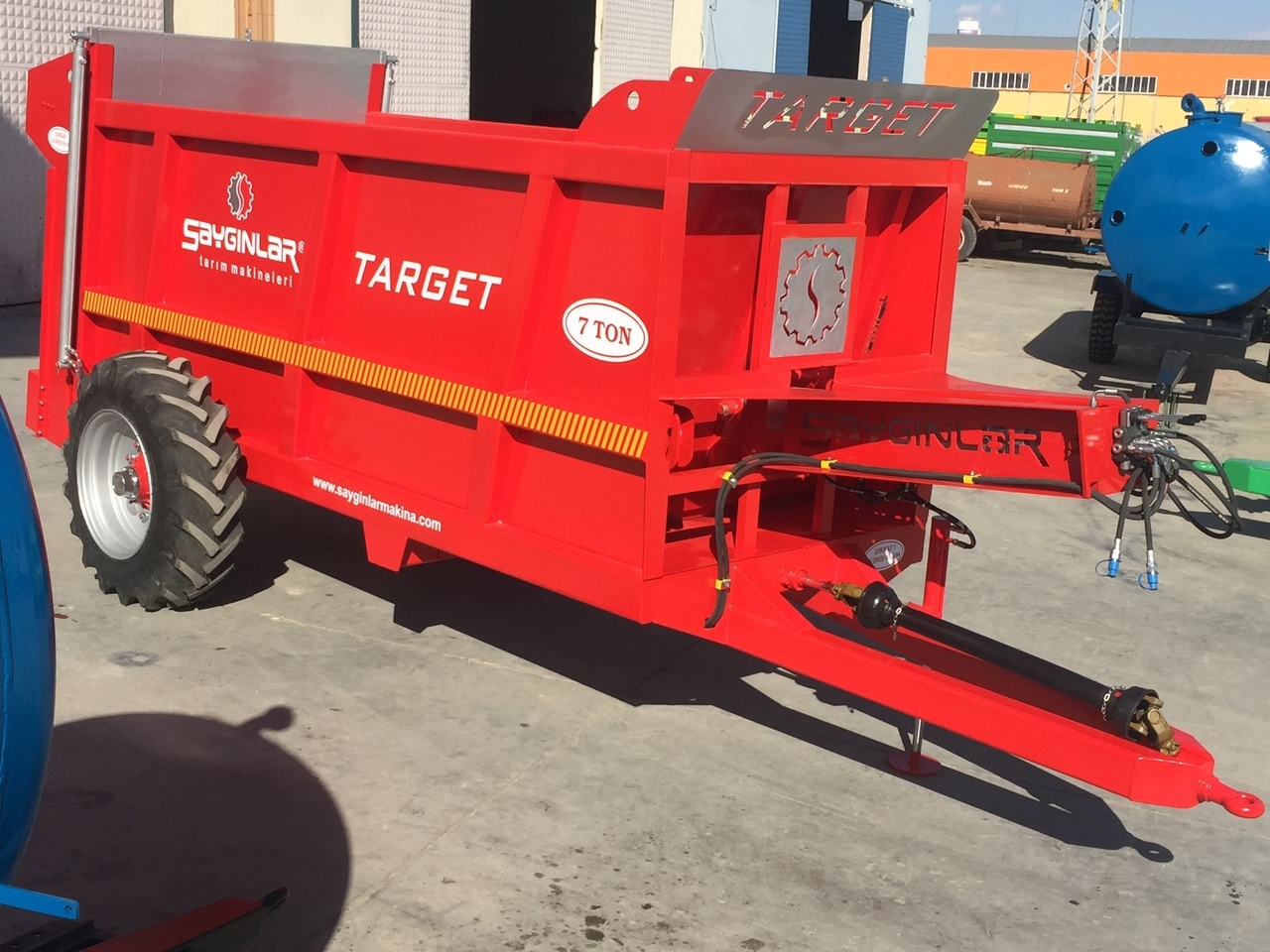 TARGET 10 TON HYDRAULIC PUSH MANURE SPREADER - Epandeur à fumier: photos 1 TARGET 10 TON HYDRAULIC PUSH MANURE SPREADER - Epandeur à fumier: photos 1