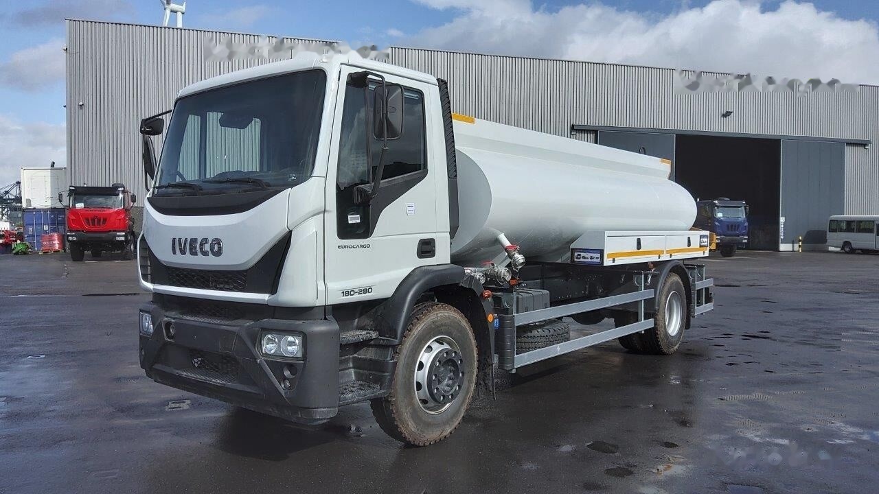 IVECO Eurocargo ML180E28 water tank - Camion citerne: photos 1 IVECO Eurocargo ML180E28 water tank - Camion citerne: photos 1