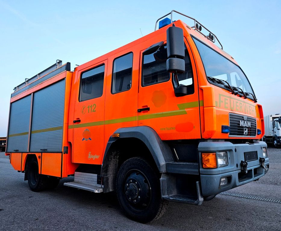 MAN 14.224 L80 4x4 Feuerwehr LF16 Ziegler - Camion: photos 4 MAN 14.224 L80 4x4 Feuerwehr LF16 Ziegler - Camion: photos 4