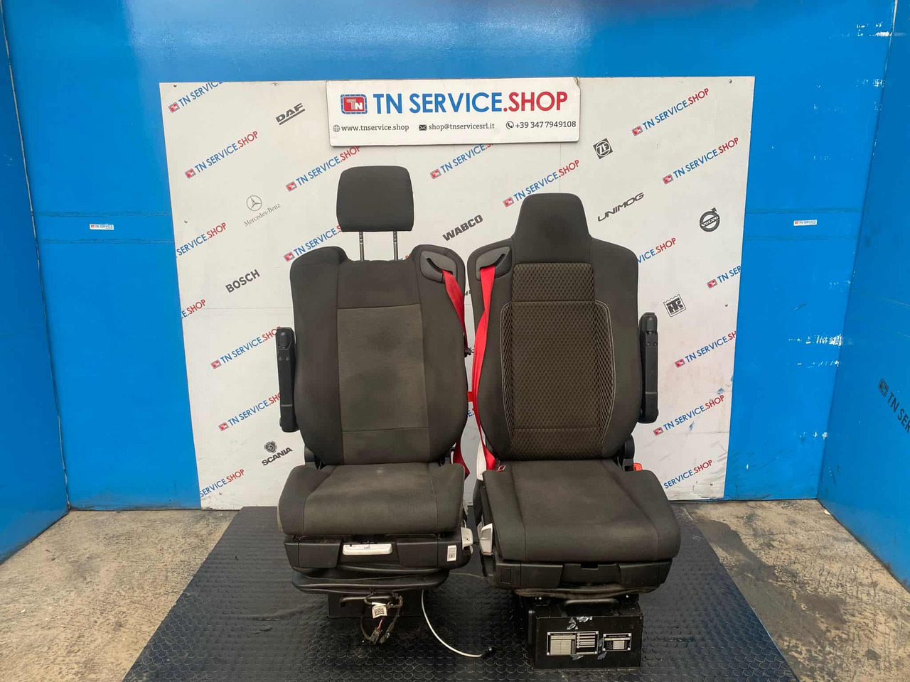 Sedili Renault Gamma T 520 - Cabine et intérieur: photos 1 Sedili Renault Gamma T 520 - Cabine et intérieur: photos 1