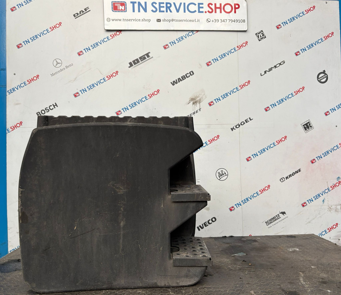 Serbatoio Adblue Iveco - AdBlue réservoir pour Camion: photos 1 Serbatoio Adblue Iveco - AdBlue réservoir pour Camion: photos 1