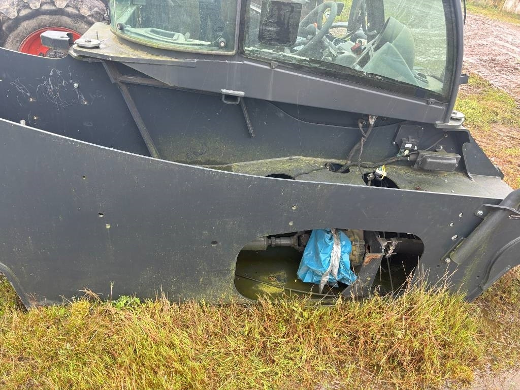 Bobcat TL 470 HF Ausgebrannt - Chariot télescopique: photos 4 Bobcat TL 470 HF Ausgebrannt - Chariot télescopique: photos 4