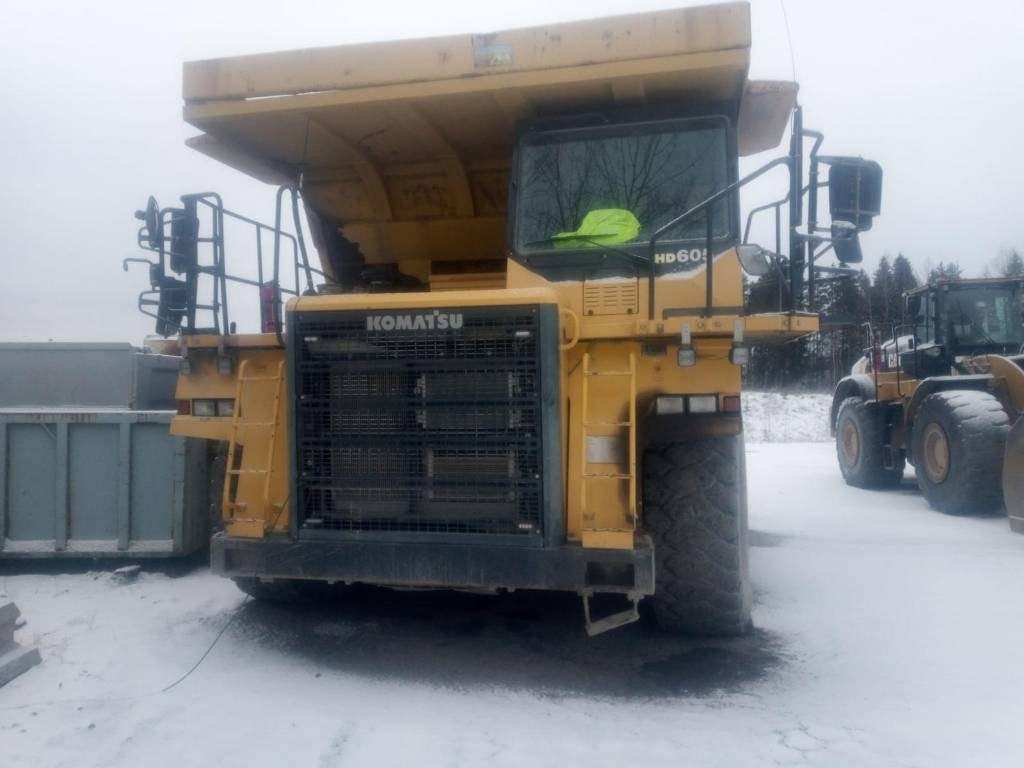 Komatsu HD605-7 - Tombereau rigide: photos 1 Komatsu HD605-7 - Tombereau rigide: photos 1