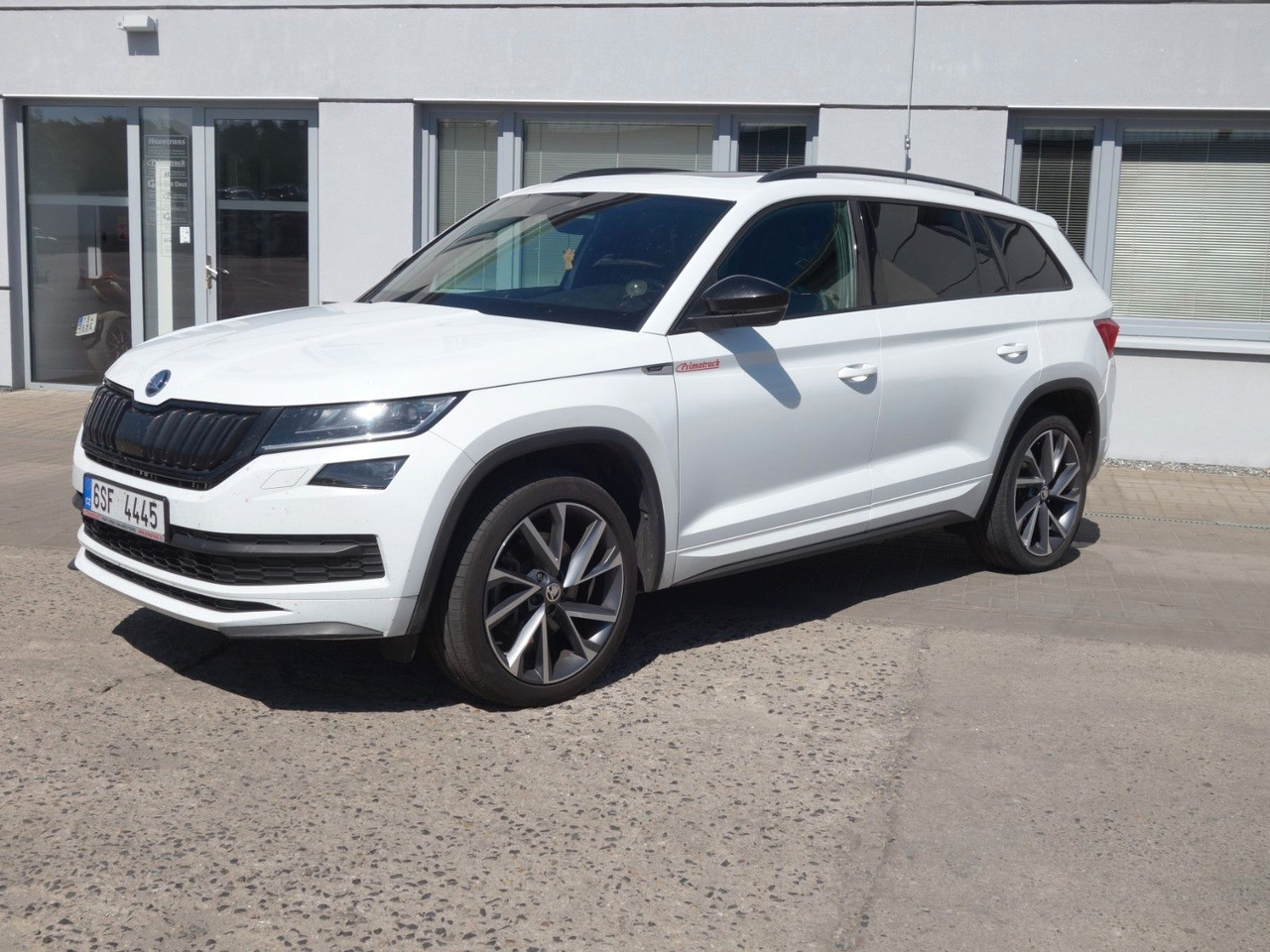 Skoda Kodiaq 2,0TDI 140kW, 4x4, SportLine, Pano, Webas - SUV: photos 2 Skoda Kodiaq 2,0TDI 140kW, 4x4, SportLine, Pano, Webas - SUV: photos 2