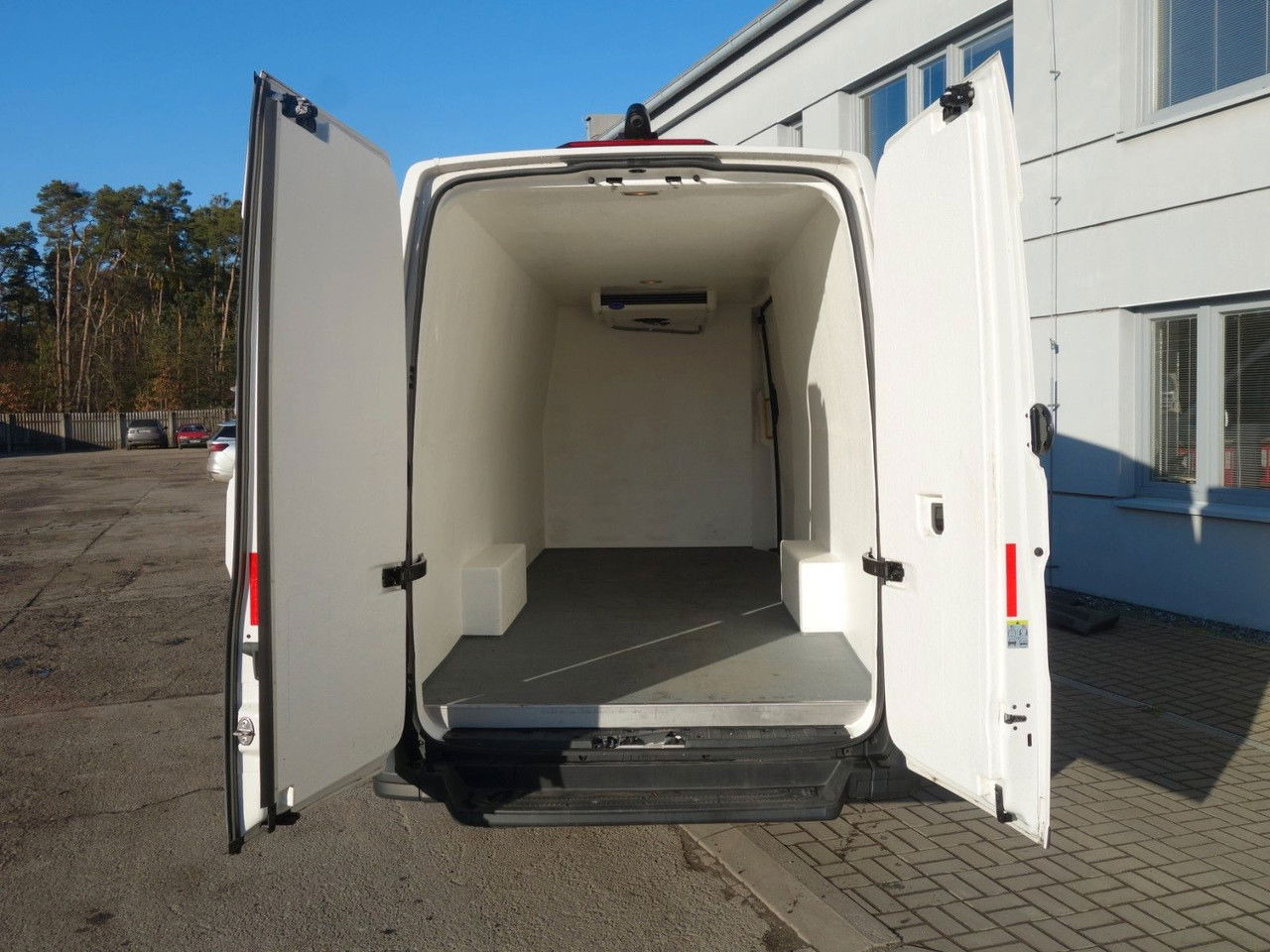 Volkswagen Crafter 2,0TDI Kühlkasten 35 Lang plus Hoch - Utilitaire frigorifique: photos 5 Volkswagen Crafter 2,0TDI Kühlkasten 35 Lang plus Hoch - Utilitaire frigorifique: photos 5