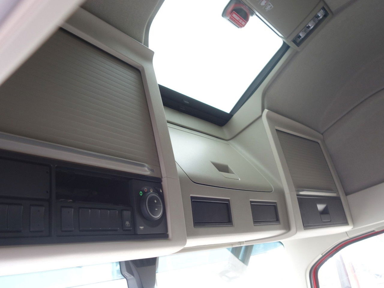 Camion porte-voitures Volvo FH 13 XL 460 TC Neue fur Kassbohrer: photos 9 Camion porte-voitures Volvo FH 13 XL 460 TC Neue fur Kassbohrer: photos 9