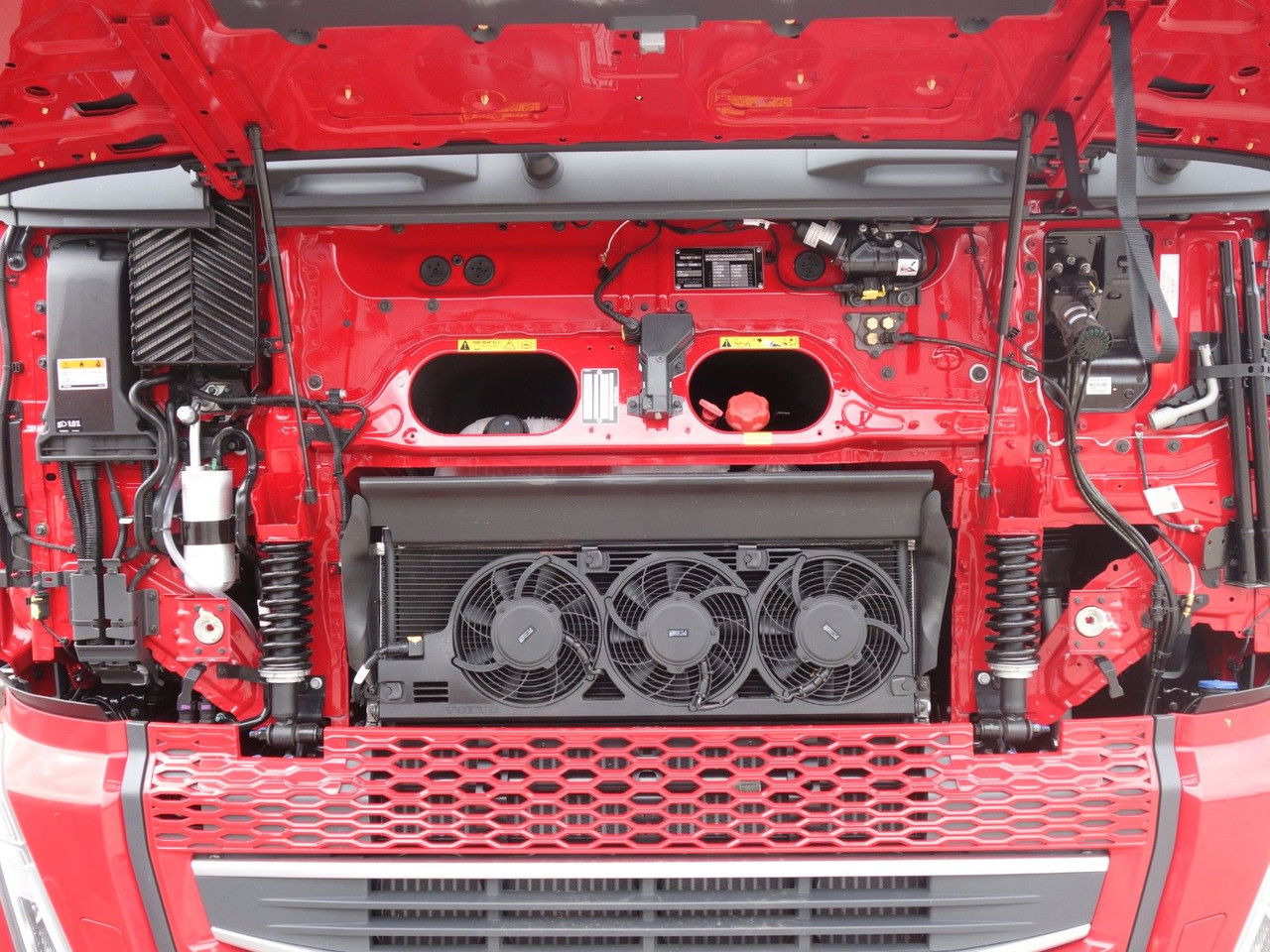 Camion porte-voitures Volvo FH 13 XL 460 TC Neue fur Kassbohrer: photos 12 Camion porte-voitures Volvo FH 13 XL 460 TC Neue fur Kassbohrer: photos 12