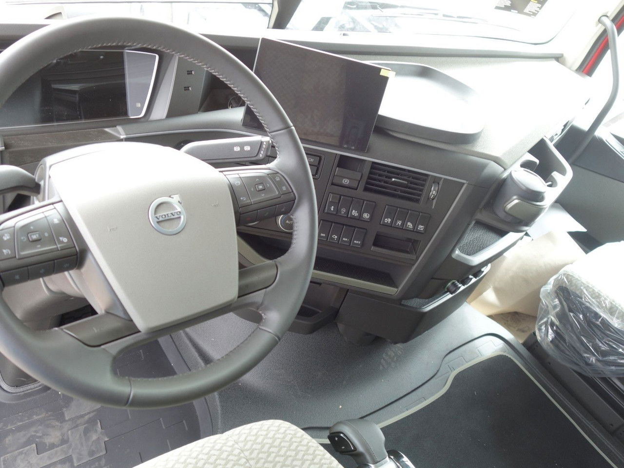 Camion porte-voitures Volvo FH 13 XL 460 TC Neue fur Kassbohrer: photos 13 Camion porte-voitures Volvo FH 13 XL 460 TC Neue fur Kassbohrer: photos 13