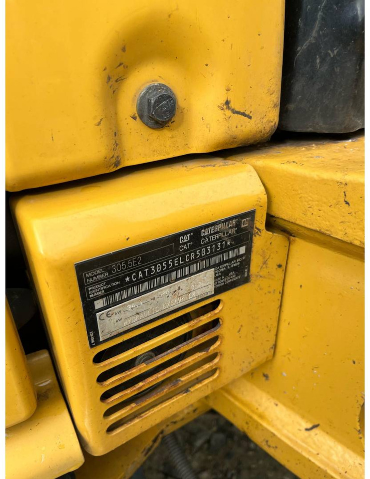 Pelle sur chenille CAT 305.5E2CR: photos 6