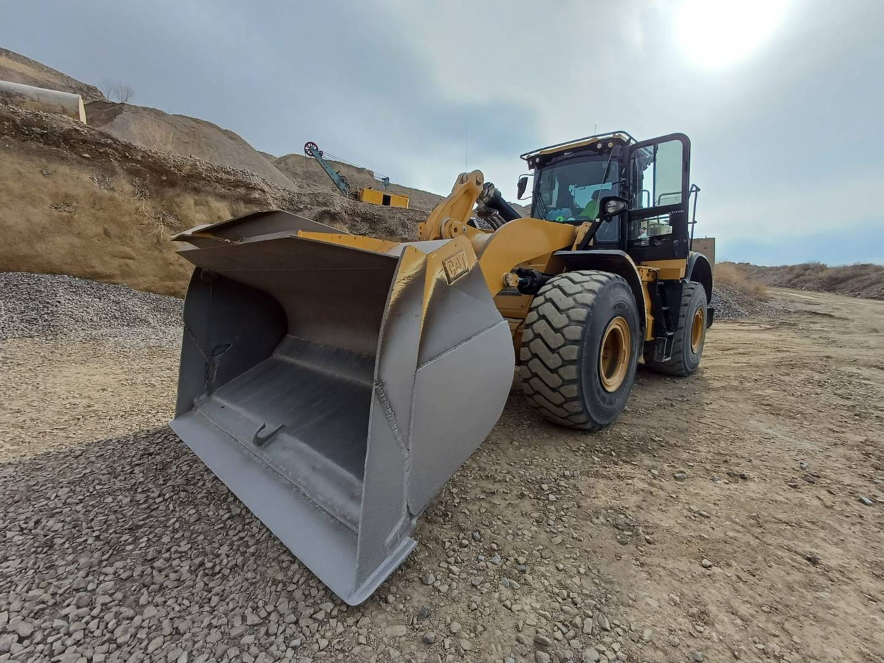 CAT 966 M - Chargeuse sur pneus: photos 1 CAT 966 M - Chargeuse sur pneus: photos 1