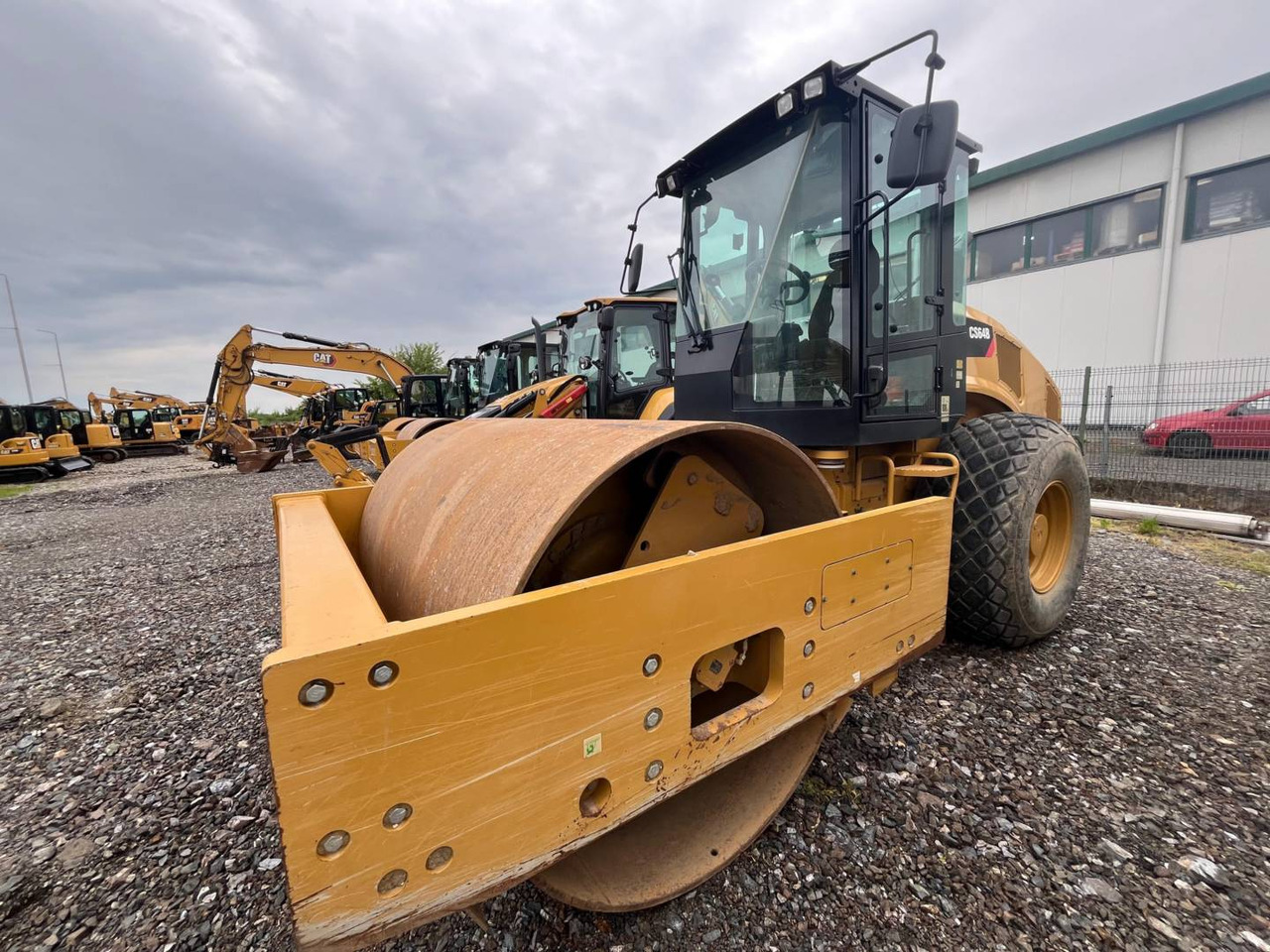 CAT CS64B - Compacteur à pieds de mouton/ Monocylindre: photos 1 CAT CS64B - Compacteur à pieds de mouton/ Monocylindre: photos 1