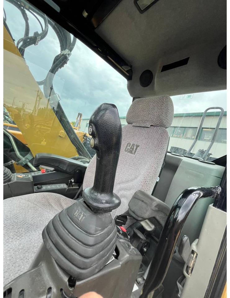 Pelle sur pneus CAT M315F: photos 9