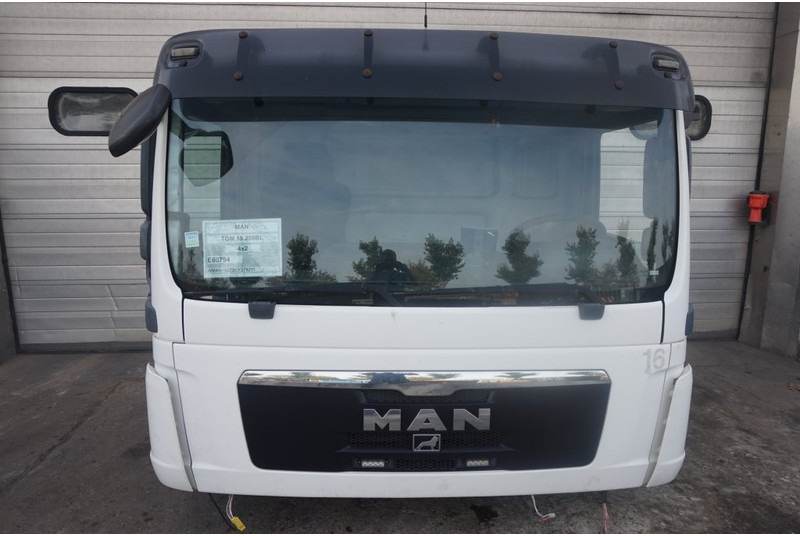 MAN F99L10 TGM 6 CYL 81.60000-7786 - Cabine et intérieur pour Camion: photos 1 MAN F99L10 TGM 6 CYL 81.60000-7786 - Cabine et intérieur pour Camion: photos 1