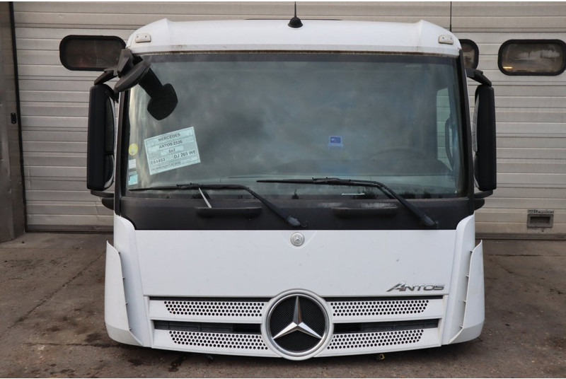 Mercedes-Benz M-CLASSIC 2.3 320MM - Cabine et intérieur pour Camion: photos 1 Mercedes-Benz M-CLASSIC 2.3 320MM - Cabine et intérieur pour Camion: photos 1