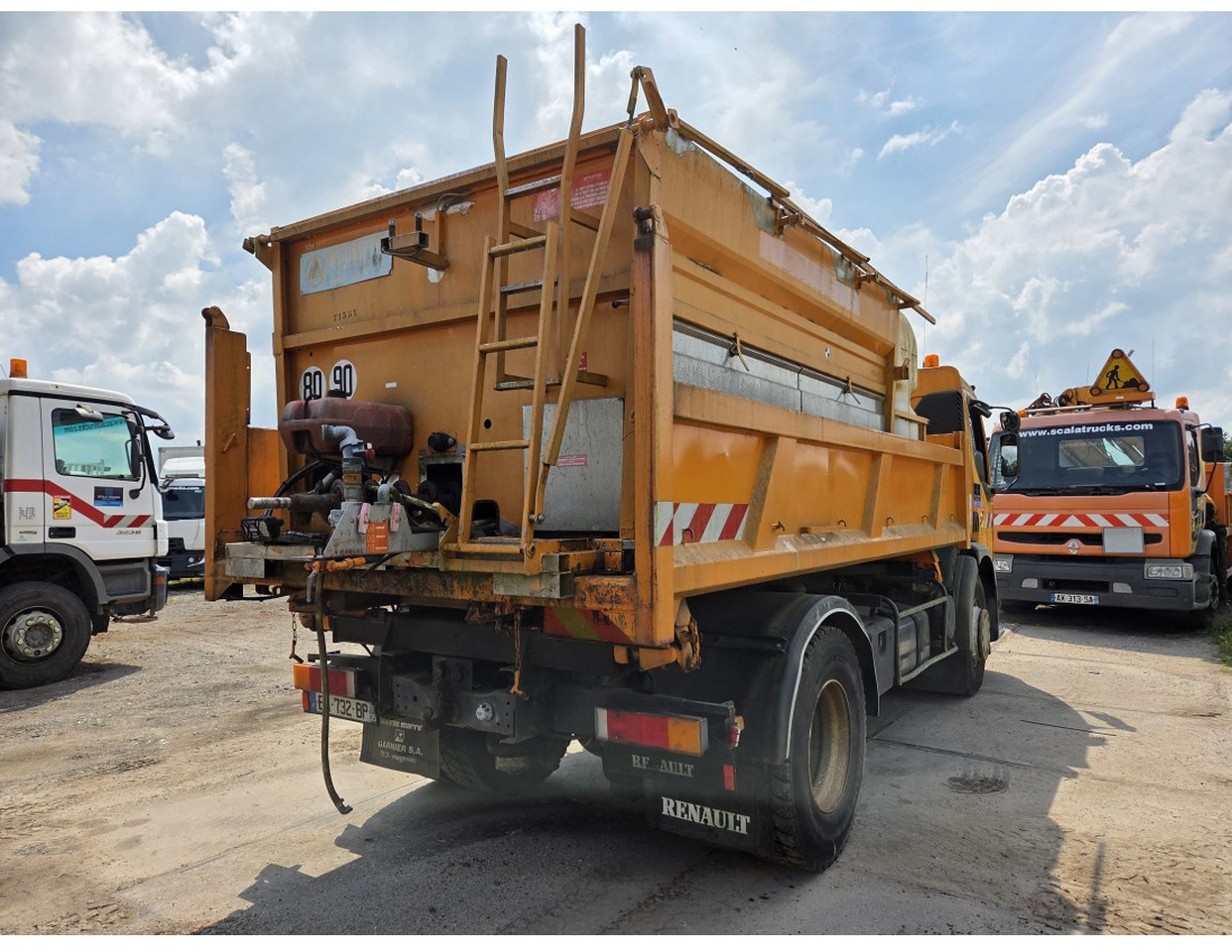 Renault Premium 300 4x2 Tipper Gritter Manual Gearbox Mechanical pump Pomp - Camion benne: photos 2 Renault Premium 300 4x2 Tipper Gritter Manual Gearbox Mechanical pump Pomp - Camion benne: photos 2