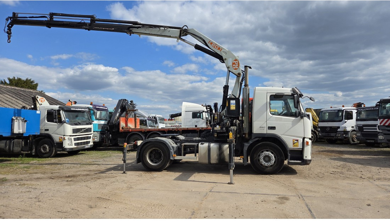 VOLVO FM 360 4X2 EURO 3 TRACTOR UNIT CRANE PM 20T MANUAL GEARBOX - Tracteur routier: photos 5 VOLVO FM 360 4X2 EURO 3 TRACTOR UNIT CRANE PM 20T MANUAL GEARBOX - Tracteur routier: photos 5