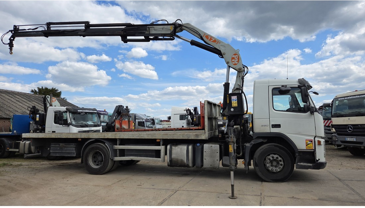 VOLVO FM 330 FLATBED 4X2 PM 17 LC 17 TON - Camion plateau, Camion grue: photos 3 VOLVO FM 330 FLATBED 4X2 PM 17 LC 17 TON - Camion plateau, Camion grue: photos 3