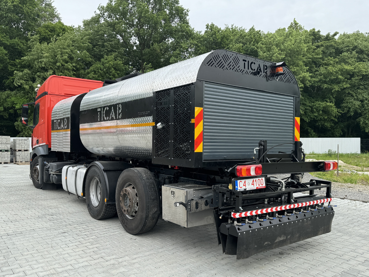 TICAB Asphalt Distributor, 8000 L, Аutonomous Asphalt Sprayer, Manufacturer - Camion pompe: photos 1 TICAB Asphalt Distributor, 8000 L, Аutonomous Asphalt Sprayer, Manufacturer - Camion pompe: photos 1