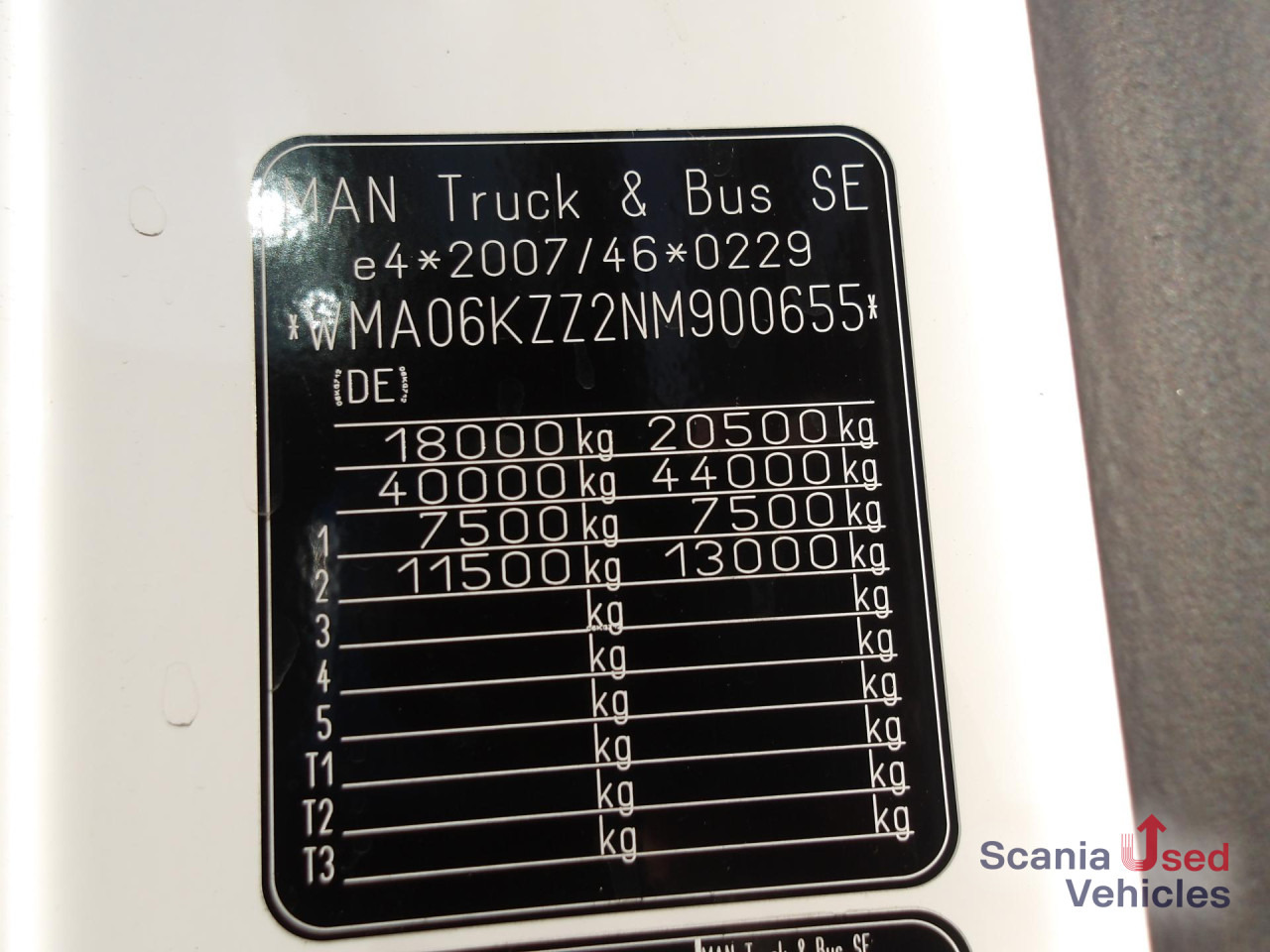 Tracteur routier MAN TGX 18.510 - GX - RETARDER - 2x TANKs - BL -: photos 7 Tracteur routier MAN TGX 18.510 - GX - RETARDER - 2x TANKs - BL -: photos 7