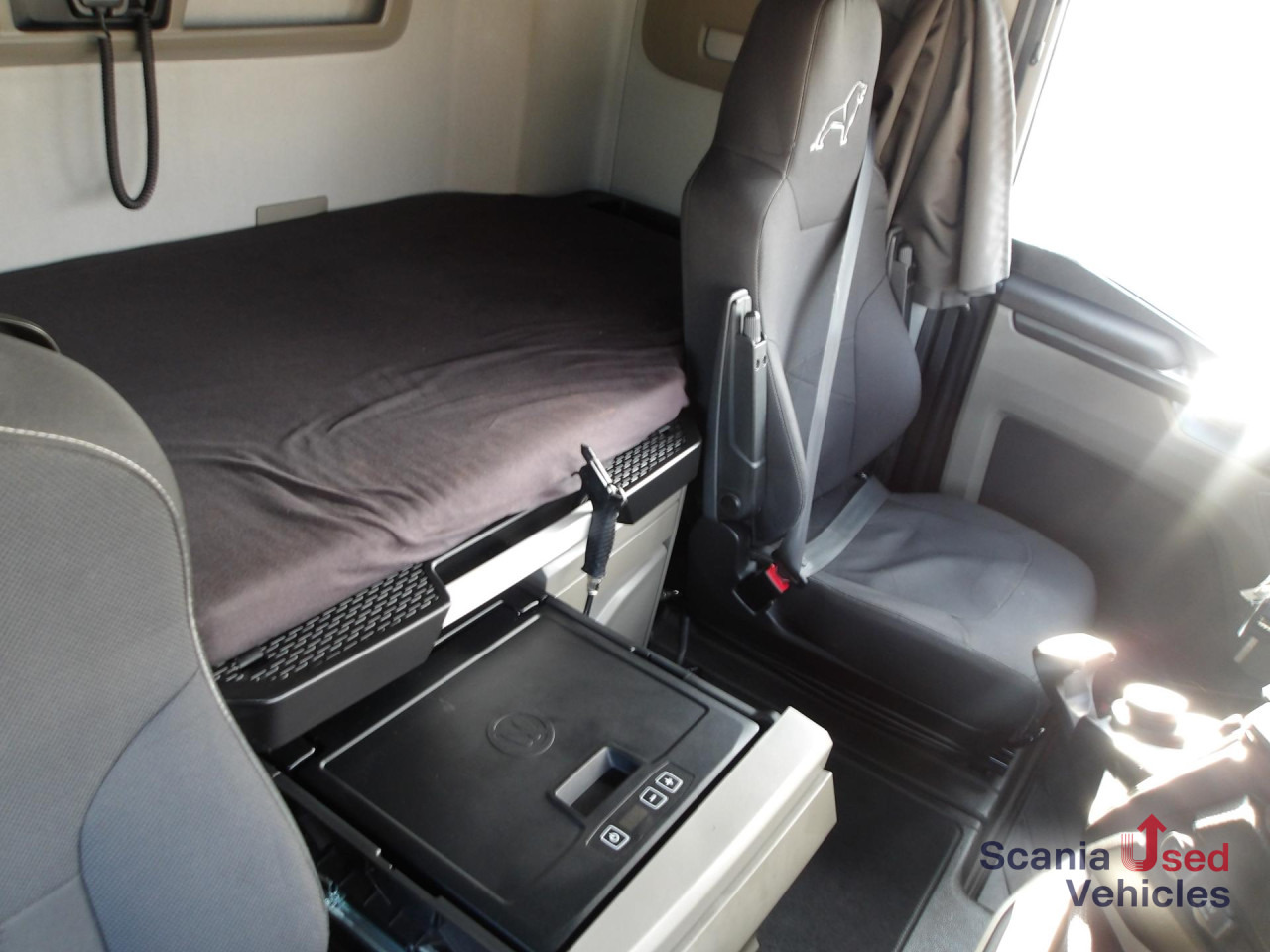 Tracteur routier MAN TGX 18.510 - GX - RETARDER - 2x TANKs - BL -: photos 13 Tracteur routier MAN TGX 18.510 - GX - RETARDER - 2x TANKs - BL -: photos 13