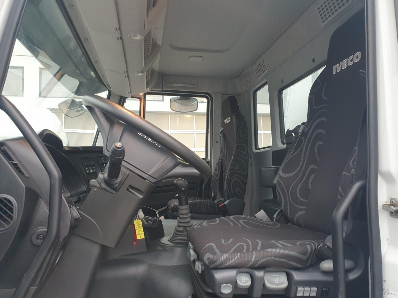 IVECO Stralis AD260S46Y/P - Camion fourgon: photos 2 IVECO Stralis AD260S46Y/P - Camion fourgon: photos 2