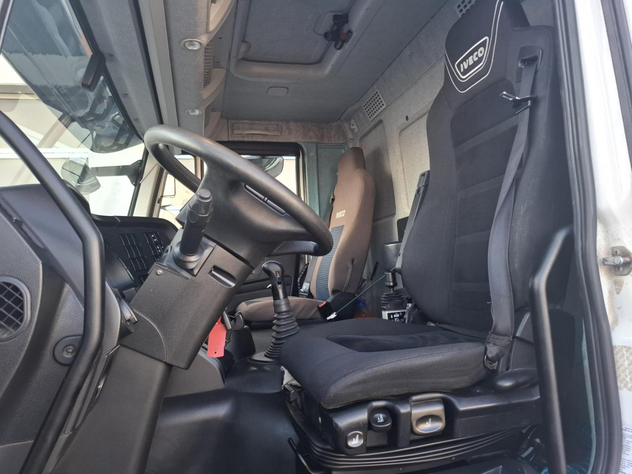 IVECO Trakker AD410T50 - Camion benne: photos 2 IVECO Trakker AD410T50 - Camion benne: photos 2