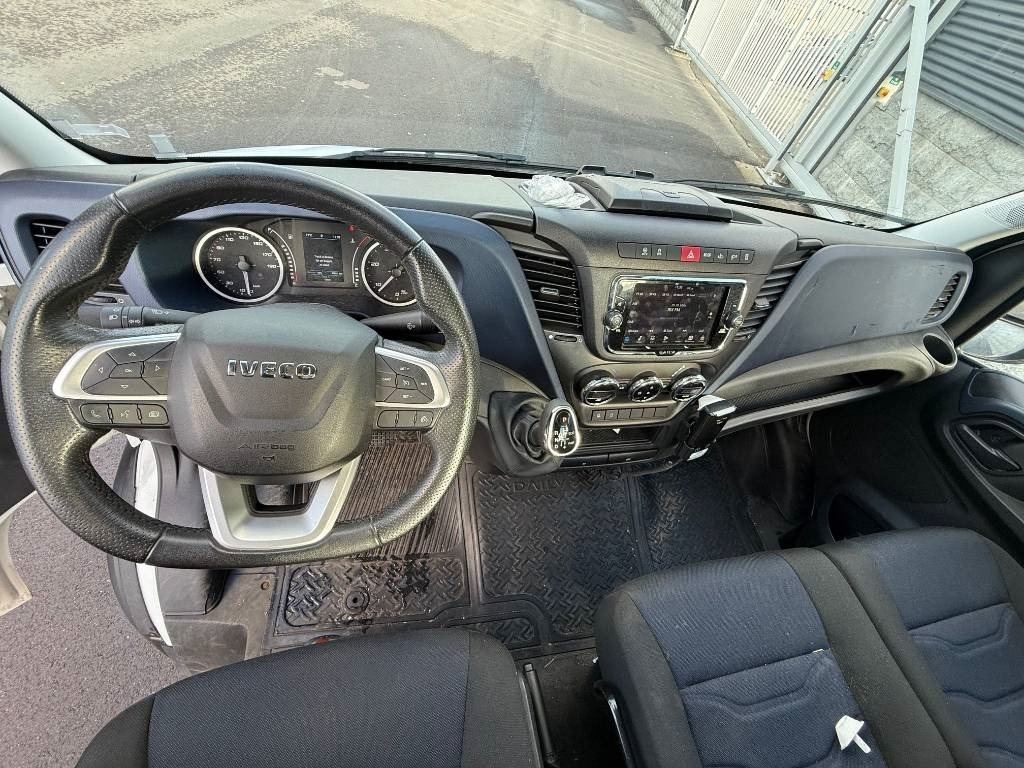Iveco Daily 35 - NP Hi - Matic - Fourgon utilitaire: photos 5 Iveco Daily 35 - NP Hi - Matic - Fourgon utilitaire: photos 5