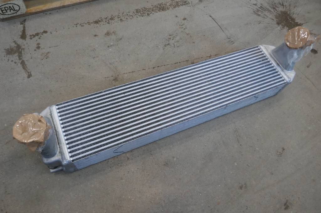 Volvo EC 300 E, Intercooler voe17514327 - Radiateur pour Engins de chantier: photos 2 Volvo EC 300 E, Intercooler voe17514327 - Radiateur pour Engins de chantier: photos 2