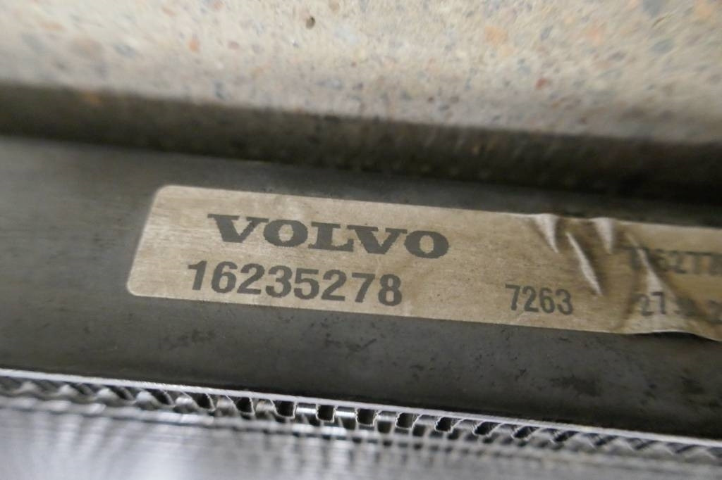 Volvo L180 HL kondensor voe16235278 - Radiateur pour Engins de chantier: photos 2 Volvo L180 HL kondensor voe16235278 - Radiateur pour Engins de chantier: photos 2
