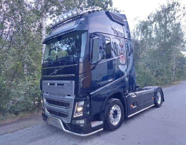 Volvo FH16-650 4x2, Euro 6, VEB, airbrush - Tracteur routier: photos 1 Volvo FH16-650 4x2, Euro 6, VEB, airbrush - Tracteur routier: photos 1