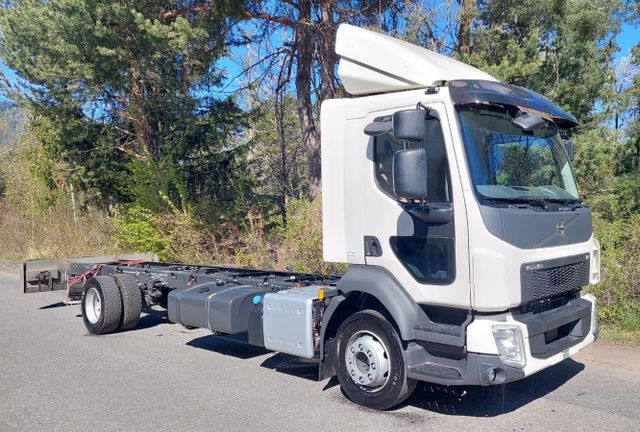 Volvo FL280 4x2, E6, Wohnwagen + 2 Pferdeplaetze Volvo FL280 4x2, E6, 7.40m Chassis, Fahrgestell - Camion chevaux: photos 3 Volvo FL280 4x2, E6, Wohnwagen + 2 Pferdeplaetze Volvo FL280 4x2, E6, 7.40m Chassis, Fahrgestell - Camion chevaux: photos 3