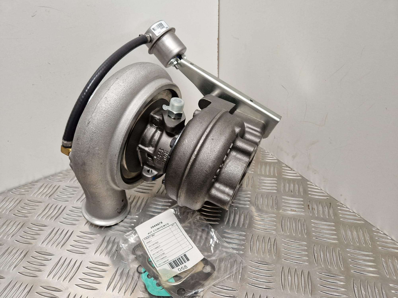 Iveco Generator Turbocharger Holset 4043994 - Moteur et pièces pour Engins de chantier: photos 3 Iveco Generator Turbocharger Holset 4043994 - Moteur et pièces pour Engins de chantier: photos 3