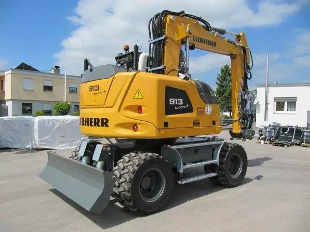 2022 Liebherr A 913 Compact G6.0-D - Pelle sur pneus: photos 3 2022 Liebherr A 913 Compact G6.0-D - Pelle sur pneus: photos 3